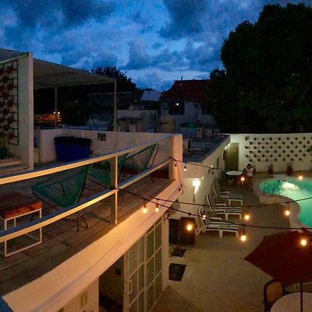 Moloch Hostel & Suites Cancun Exterior photo